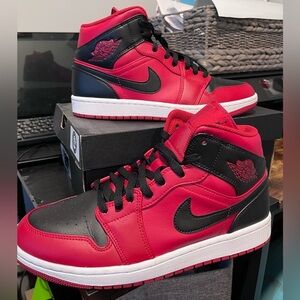 Air Jordan 1 Mid Gym Red Black White Men's Size 9